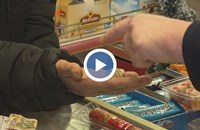 Магазините се въоръжават с калкулатори за двойното плащане