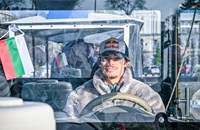 Никола Цолов подкара коледното влакче в София