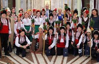 Румен Радев посрещна в Президентството коледарчета от Русе