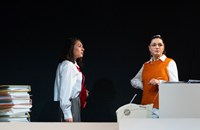 Драматичен театър "Сава Огнянов" представя премиерно черната комедия "Глория"