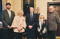 Симеон II награди Лили Иванова с орден "Свети Александър" в двореца "Врана"