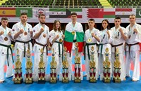 България триумфира с девет медала на световното по карате