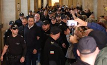 Симпатизанти на "Величие" посрещнаха с аплодисменти задържаните от "Исторически парк"