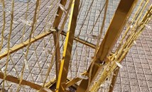 Служител на "Чистота" блъсна коледната украса в Пловдив