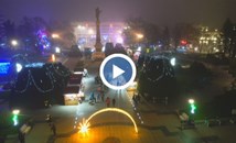 Русе засия с 16-метрово виенско колело и стотици метри гирлянди
