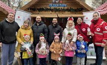 Деца и родители от "Пинокио" заредиха къщичката на БЧК в Ледения парк