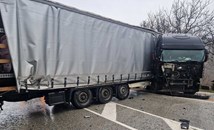 Катастрофирал ТИР блокира Прохода на Републиката