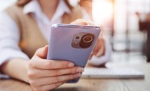 Смартфонът шпионира живота ни: 8 правила за защита