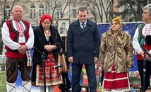 Пенчо Милков счупи орех за здраве на коледуването в Русе