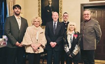 Симеон II награди Лили Иванова с орден "Свети Александър" в двореца "Врана"