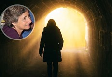 Дебора Пръм описва усещане за безвремие и покой в жълто