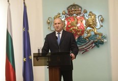 Президентът определи протестите като широк народен консенсус срещу мафиятаХората изпревариха