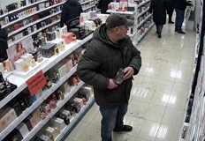 Полицията разкри и 16 годишна задигнала раница от хипермаркетСлужители на