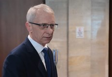 Николай Денков алармира за драстичен спад на средствата след 2026