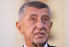 Милиардерът се връща на власт в коалиция с крайната десница