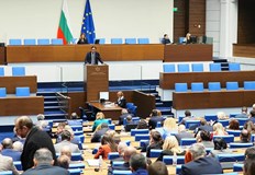 Заплатите на чиновниците ще се индексират с инфлациятаНародното събрание прие