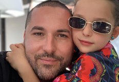 Николай Попов показа съобщения от профил на име Angela Zahriev