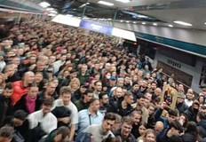 Хиляди щурмуваха метрото заради блокадите в центъра на столицатаСофийското метро