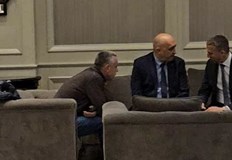 Кметове на ДПС и жандармерия заснети пред хотел Астория Лидерът