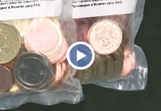 Гражданите могат да закупят до два комплекта във всички пощенски