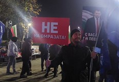 Депутатът Атидже Алиева Вели и кметът д р Мехмед Мехмед