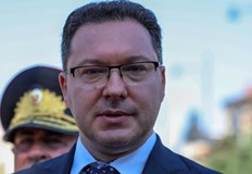 Депутатите искат незабавна оставка заради полицейското насилие и зависимостта от