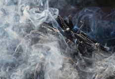 Пожарникари реагираха на сигнали за запалени контейнери и комин в