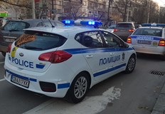 Колата се удари и в паркирани автомобили след инцидентаЛек автомобил