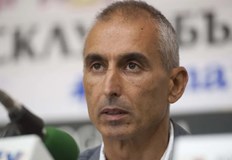 Карлос Насар подкрепи новия шеф който разчита на помощ от