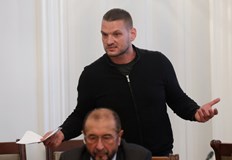 Симон Милков дължи над 20 000 лева на семейство БожанковиНародният