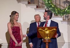 Доналд Тръмп младши предложи брак на Бетина Андерсън след едногодишна