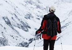 Интензивен сняг и мъгла затрудняват движението във високите частиЗимната обстановка