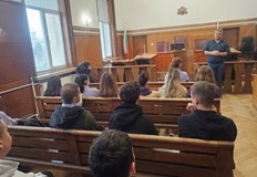 Възпитаници на СУПНЕ Фридрих Шилер научиха как да се пазят