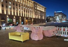 Символът на недоволството срещу Росен Желязков осъмна разбит на парчетаОгромната