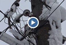 Туристическите обекти работят на генератори докато аварийните екипи отстраняват паднали