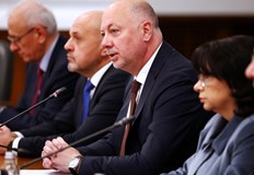 Вдигат пенсиите и майчинството средната пенсия ще достигне 541 евро