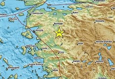 Епицентърът е регистриран в окръг Балъкесир вътрешният министър Али Йерликая