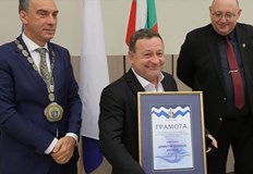 Морският град отбеляза Никулден с тържествена сесия и връчване на