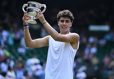 Младият талант е първият българин с това отличие след двойния