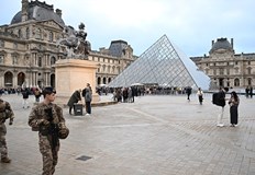 Инцидентът в отдела за египетски антики е поредният удар след