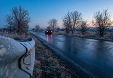 Мостът при Кацелово остава затворен за камиони движението е в