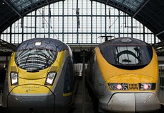 Влаковете се движат по една линия очакват се нови закъснения