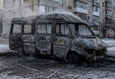 Късо съединение в инсталацията унищожи возилото и напука прозорци на