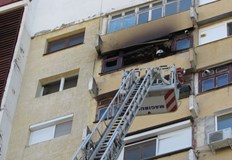 Инцидентът нанесе щети в апартамент в блок 403 и на
