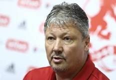 Лекарите все още уточняват лечението на футболната легенда химиотерапията е