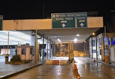 Тежката техника остава до браздата утре решават за нови протестиТрафикът