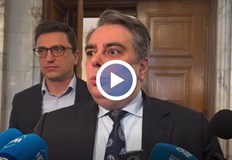 Замразяват заплатите в държавния сектор на нивата от декември изключение