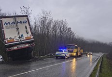 Инцидентът затрудни движението в Прохода на РепубликатаТежкотоварен автомобил с турска