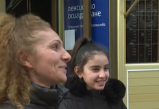 Търговците отчитат засилено търсене на шапки шалове и плюшени играчкиКоледната