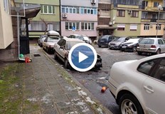 Шофьорът се спаси невредим полицията отцепи района заради опасност от